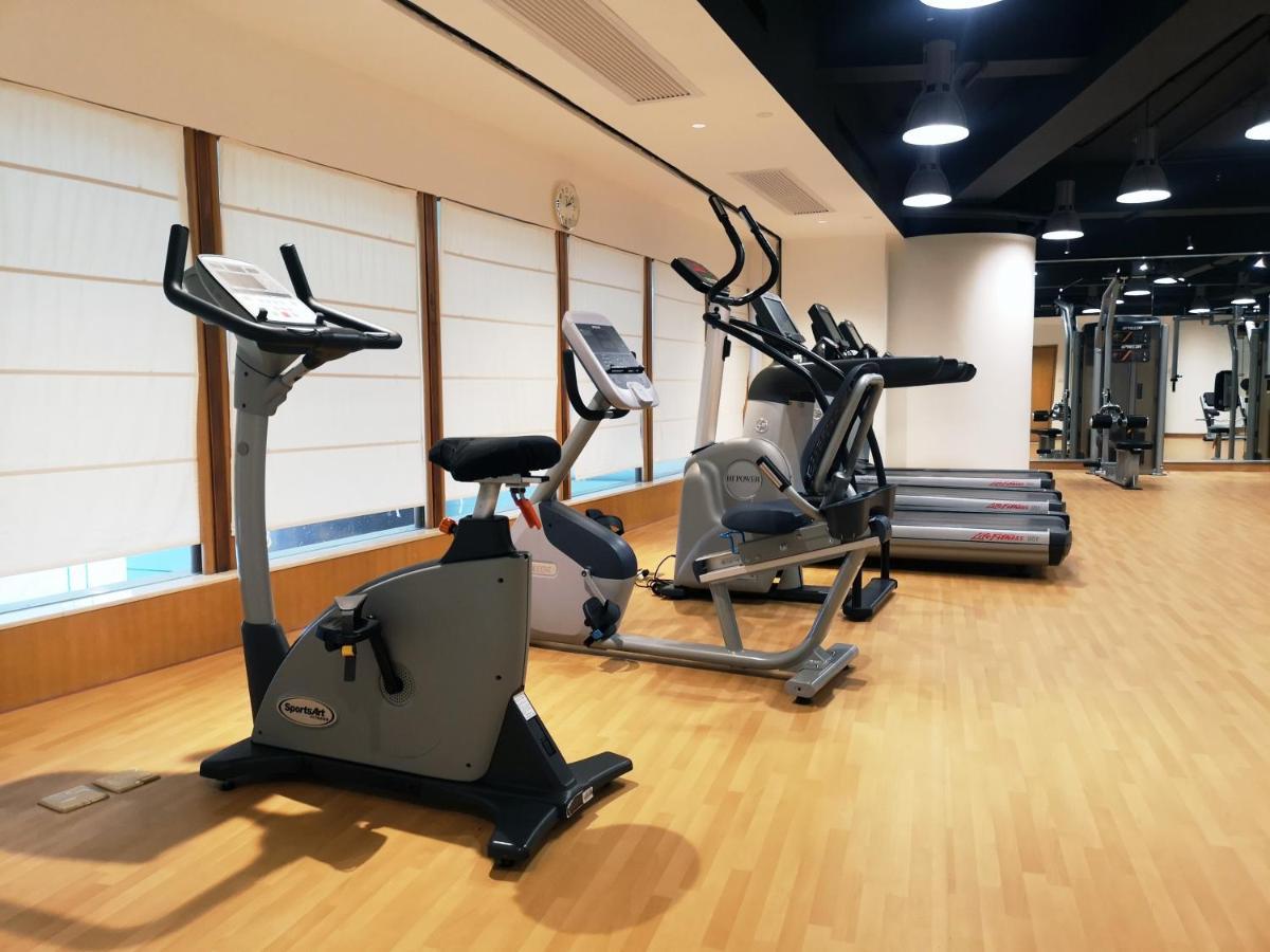 Crowne Plaza Zhuhai City Center By Ihg - Offers Free One-Way Shuttle To Chimelong Ocean Kingdom Exterior foto